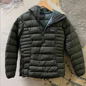 Patagonia Dark Green Down Sweater Hoodie Pullover